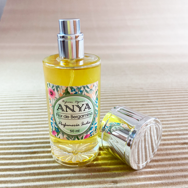 Flor de Bergamina. 50ml Perfume amaderado y ligeramente cítrico - Imagen 2