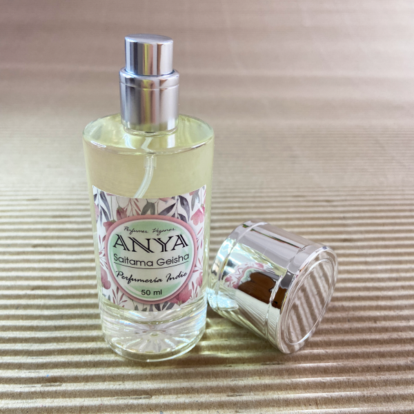 Saitama Geisha. 50ml Perfume floral con fruta fresca. - Imagen 2